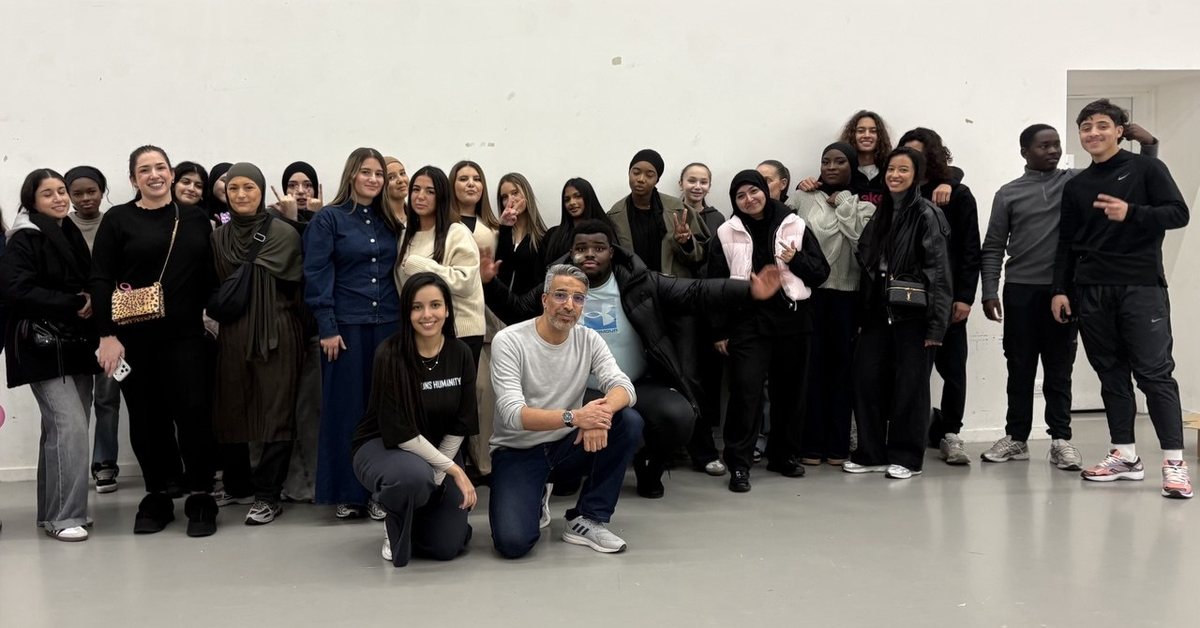 Les bénévoles de Bezons Humanity réunis au local de l'association